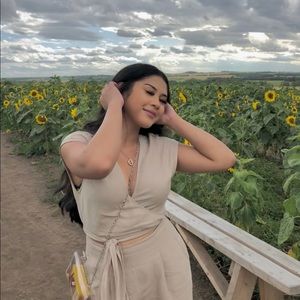 Meet your Posher, Leila